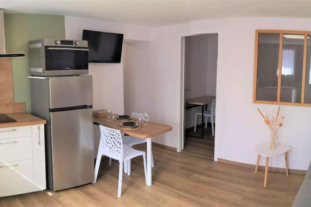 T1 Bis Proche Marais Avec Garage A Moto Apartment Bourges Exterior photo